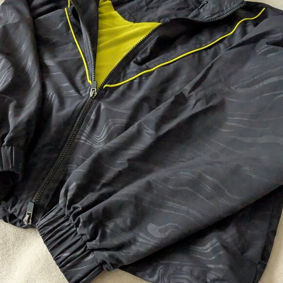 Fabletics Black and green hooded windbreaker - loose fit - Picture 2 of 16